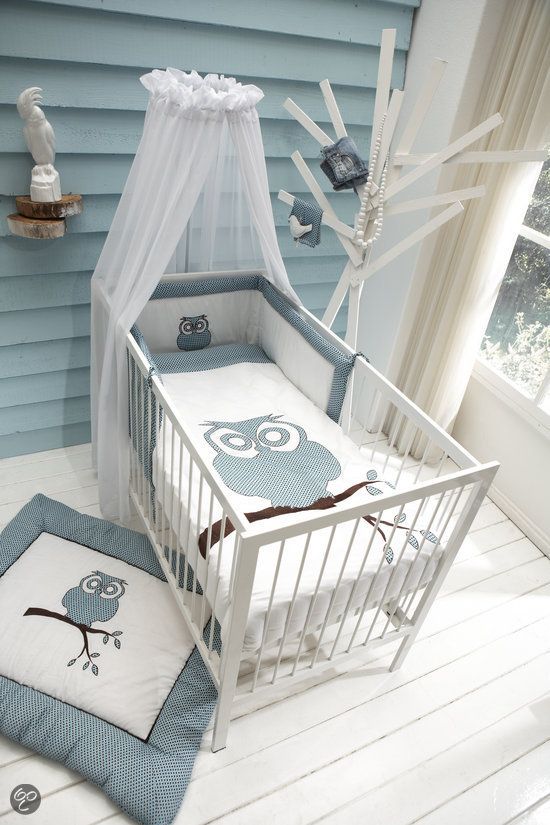 chambre bébé bleu et gris mur