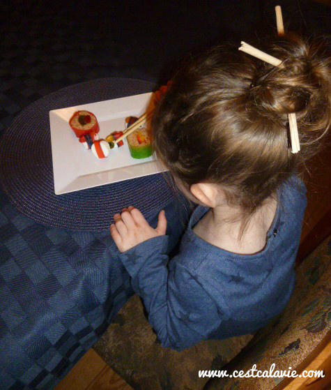 souper asiatique avec des enfants